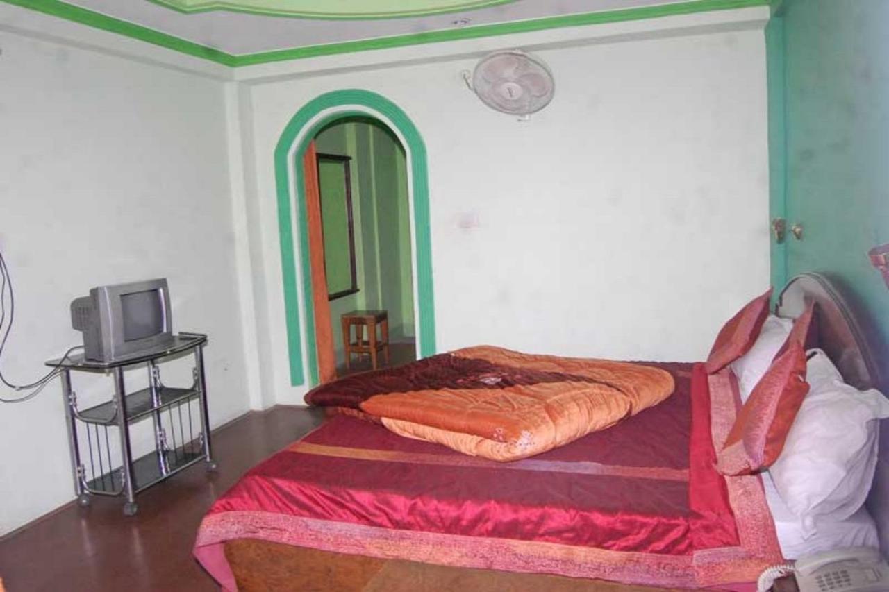Goroomgo Hotel Shivay Near Kausani Chouraha - Mountain View - Excellent Customer Service エクステリア 写真