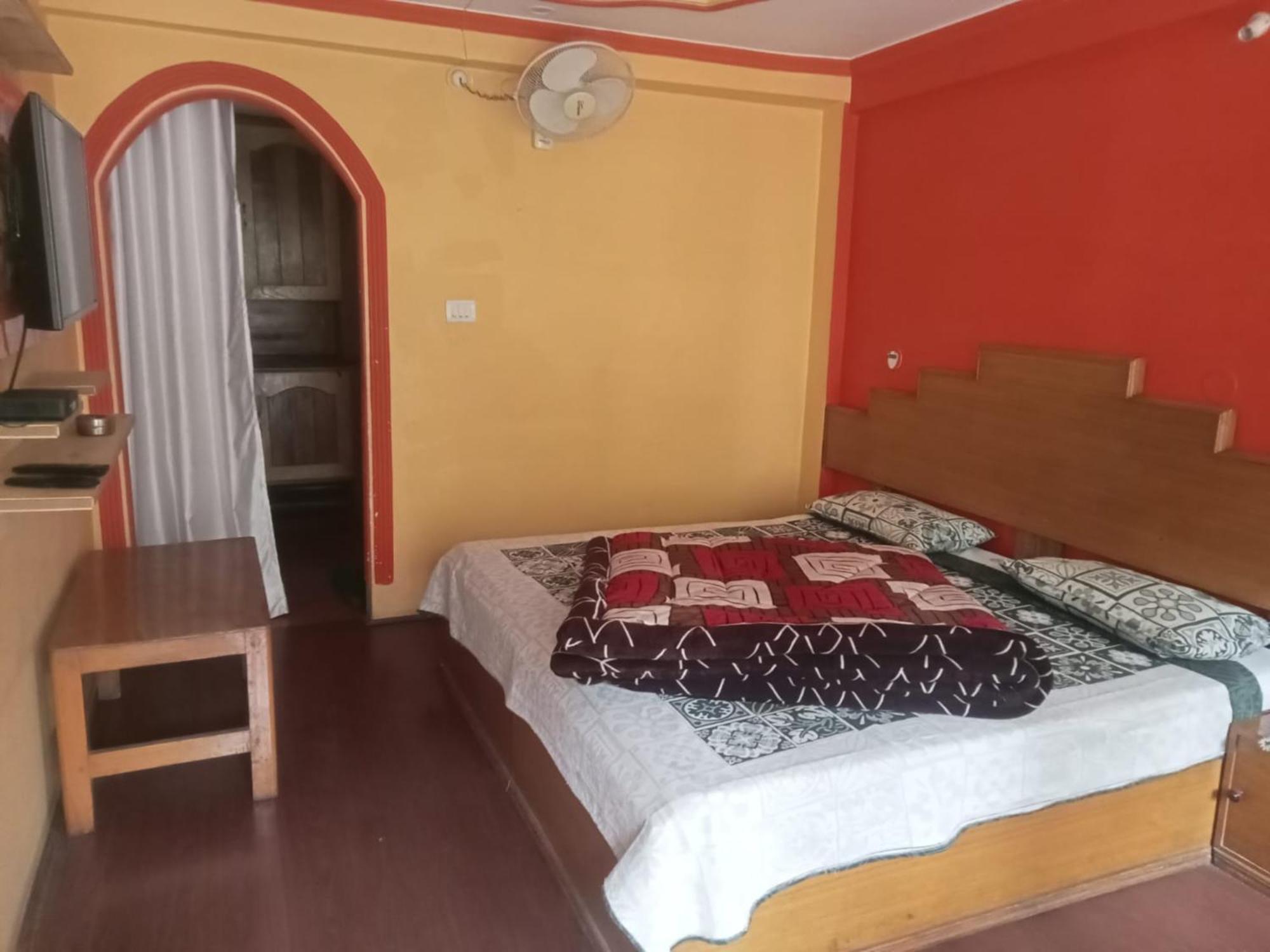 Goroomgo Hotel Shivay Near Kausani Chouraha - Mountain View - Excellent Customer Service エクステリア 写真